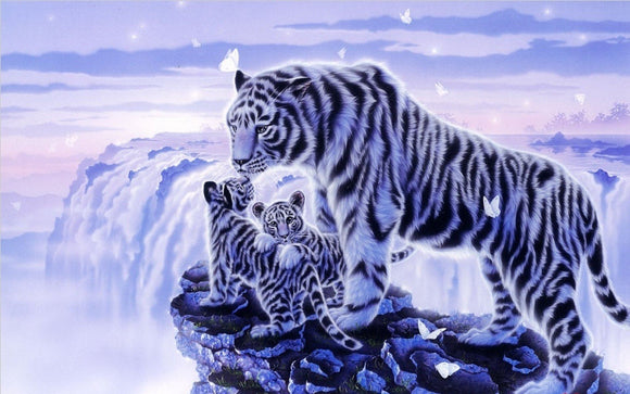 Black And White Tigers - Full Drill Diamond Painting - Specially ordered for you. Delivery is approximately 4 - 6 weeks.